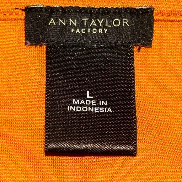 Ann Taylor Factory Burnt Orange Top with Bell Sleeves Size Large - Picture 8 of 8